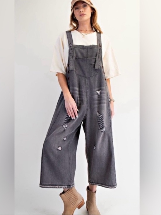 Easel Los Angeles Denim - NWT: Easel Distressed Black Vintage Wash Oversized Denim Jumper Overalls•Small
